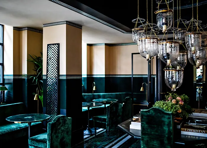 Monsieur George-Champs Elysees