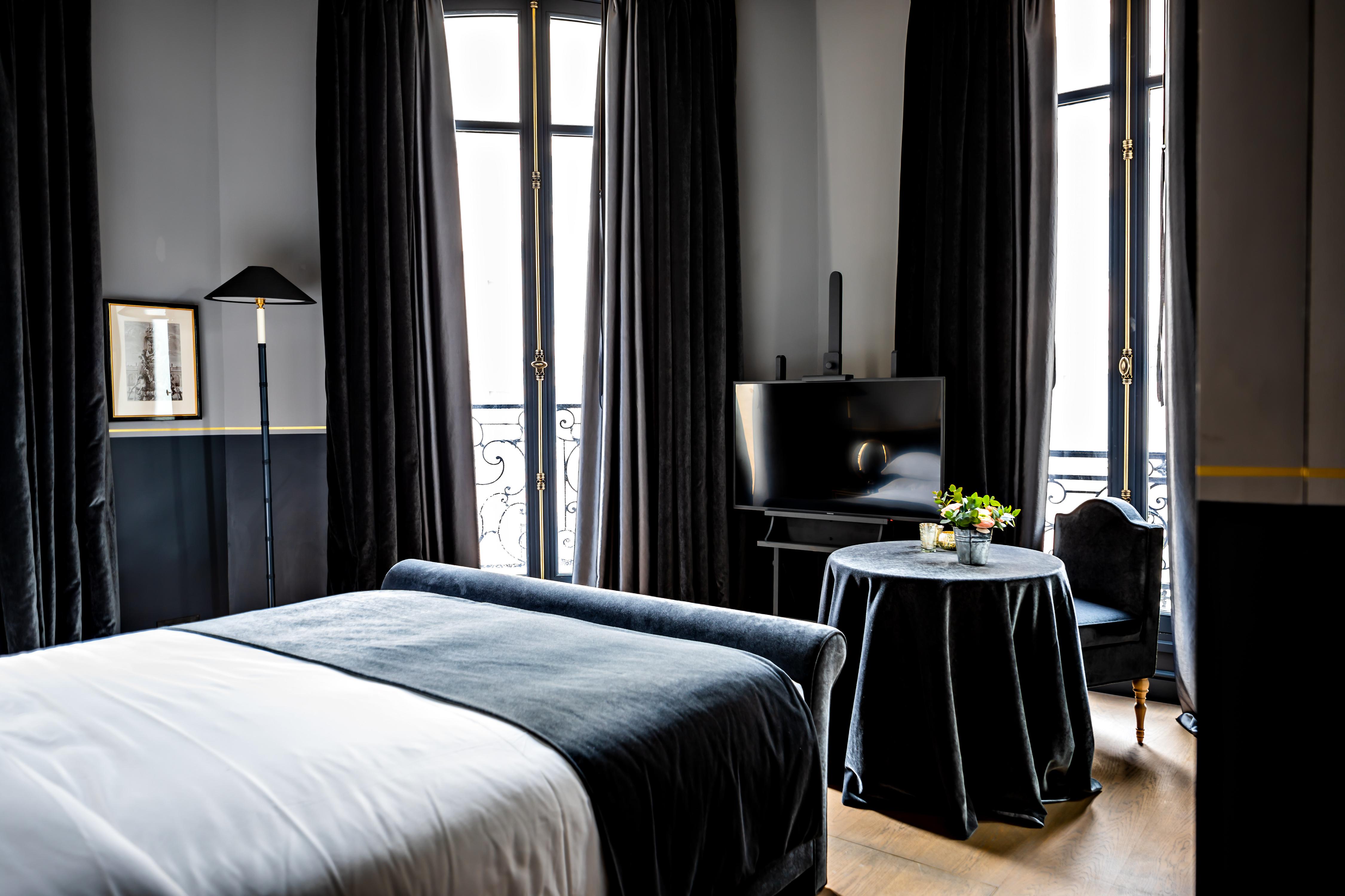 Hotel Monsieur George-champs Elysees 5*